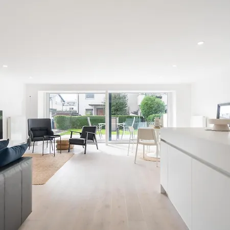 Black & White Rozna Dolina Daire *