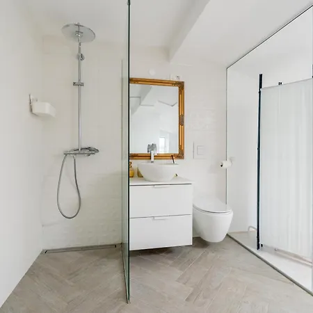 Black & White Rozna Dolina Ljubljana