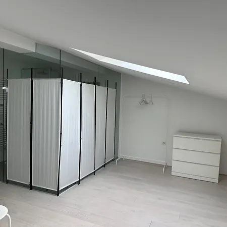 Black & White Rozna Dolina Daire Ljubljana