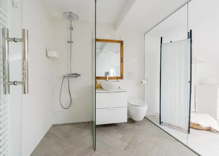 Black & White Rozna Dolina לובליאנה