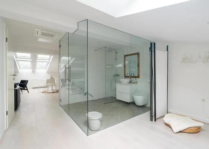 Black & White Rozna Dolina לובליאנה