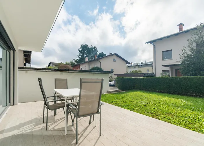 Black & White Rozna Dolina Ljubljana