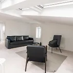 Апартаменты Black & White Rozna Dolina